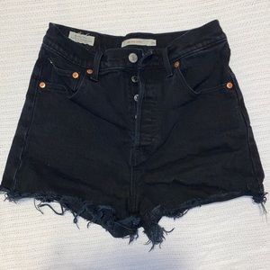 Levis Ribcage Short
